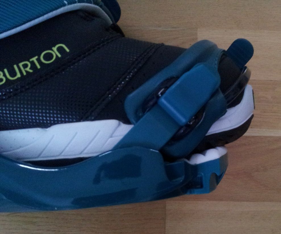 Are the bindings too small? (pics) Snowboarding Forum Snowboard