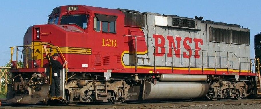 BNSFGP60mredsilver_zpsb96772f2.jpg
