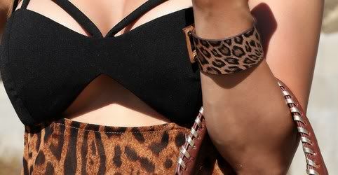 Bodyshockers' ex-Hooters barmaid has her FF breast implants