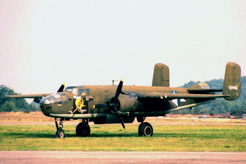 http://i1206.photobucket.com/albums/bb447/stirlingeffort/Blackbushe%201979/B-25b_zps0e17f706.jpg