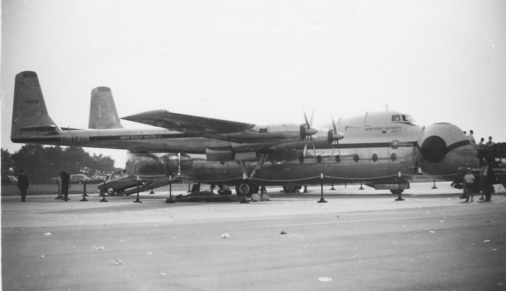 http://i1206.photobucket.com/albums/bb447/stirlingeffort/Farnborough%201959/ArgosyG-APVH1-1.jpg