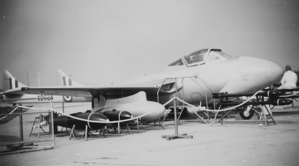 http://i1206.photobucket.com/albums/bb447/stirlingeffort/Farnborough%201959/VampireT11XD624-1.jpg