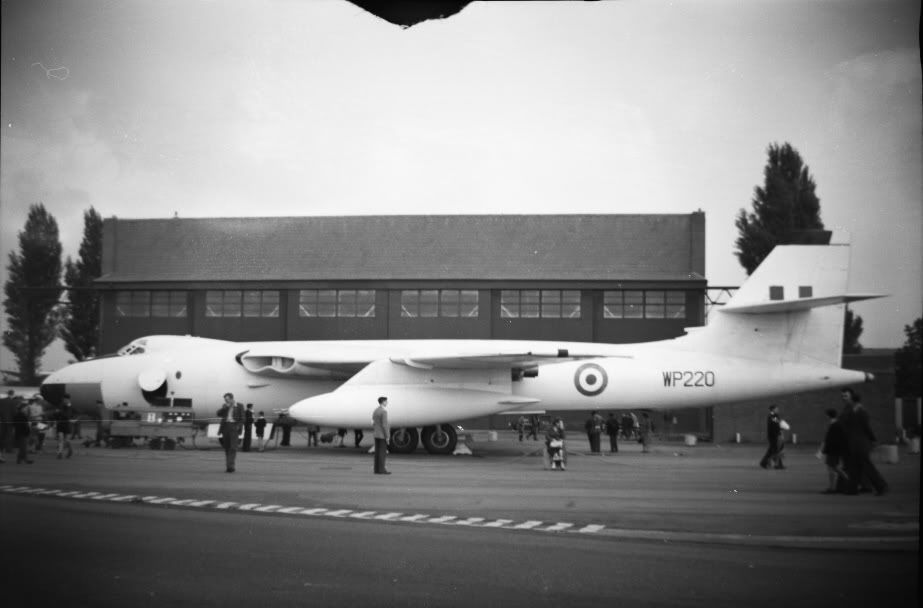 http://i1206.photobucket.com/albums/bb447/stirlingeffort/Shawbury%201961/Valliant.jpg