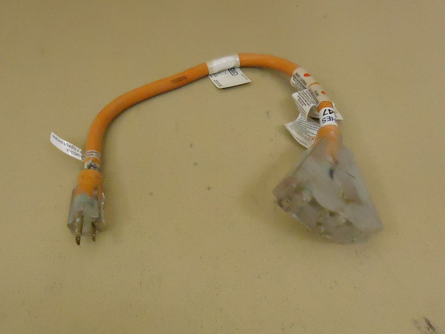 Ridgid 2FT. Extension Cord 12/3 Orange/Black 15A 12 Gauge 3 Outlets 461