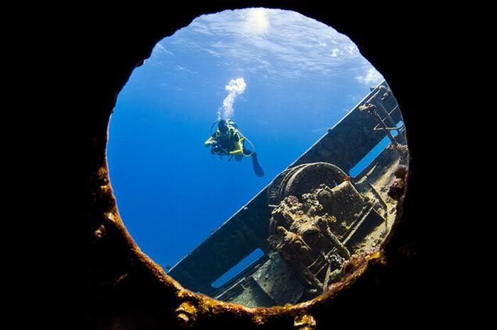 ship 10 - Ship Wrecks around the World (10 pics)