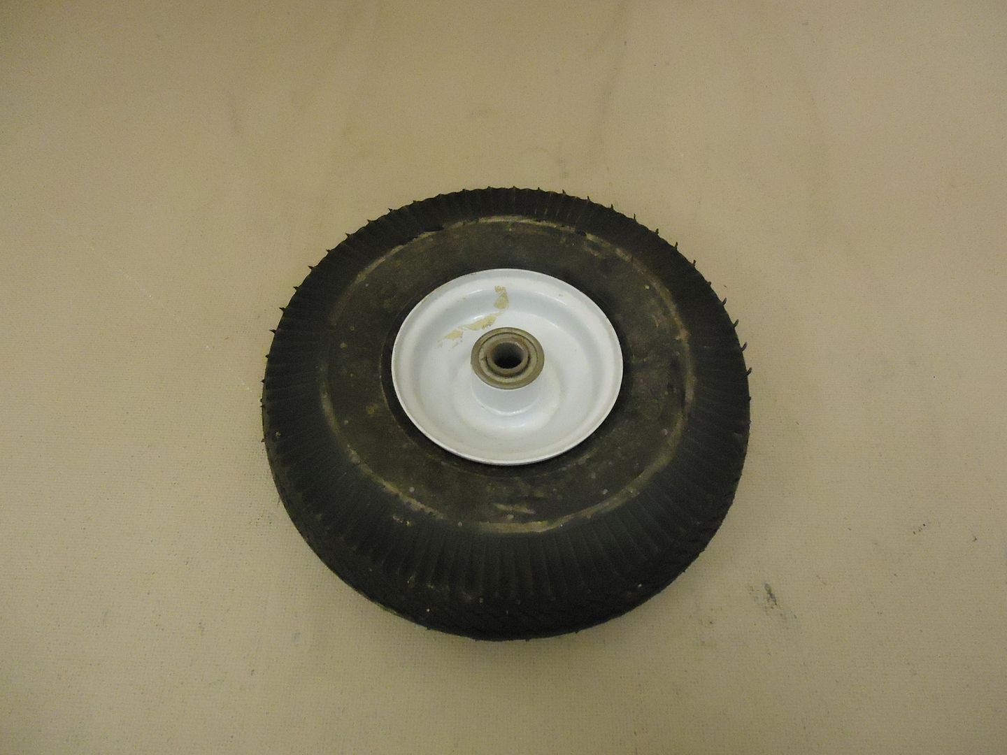 Standard wheel tire tubeless 4p r load range b 4 10 3 5 4 50psi max